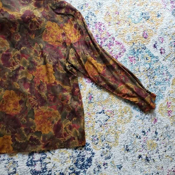 Vintage Evan Picone blouse. - Picture 8 of 16